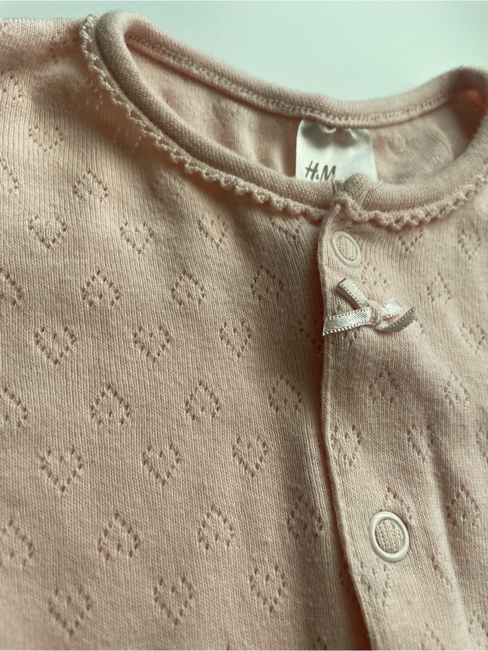 H&M 100% Organic Cotton Soft Pink Heart Eyelet Baby One-Piece Romper - Picture 3 of 9